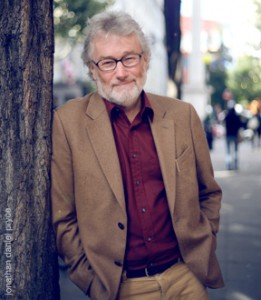 Iain Banks passes just 2 months after announcing he has cancer.