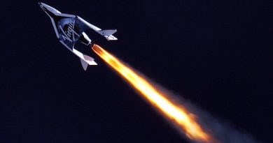 SpaceShipTwo creeps closer to the big dark.