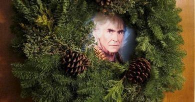 Here Khan's Christmas . . . the Wreath of Khan.