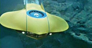 Underwater UFOs add to US Navy mystery (video documentary).