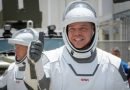 SpaceX: first private manned mission to space (news).