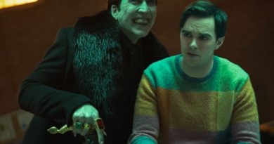 Nicholas Hoult and Nicolas Cage team up for the vampire horror comedy, Renfield (trailer).