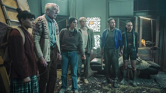 Brick. Flat out of luck? Netflix’s new flick traps you at home (horror trailer).