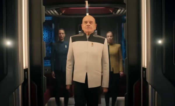 Star Trek: Starfleet Academy drops at Comic-Con (trailer).