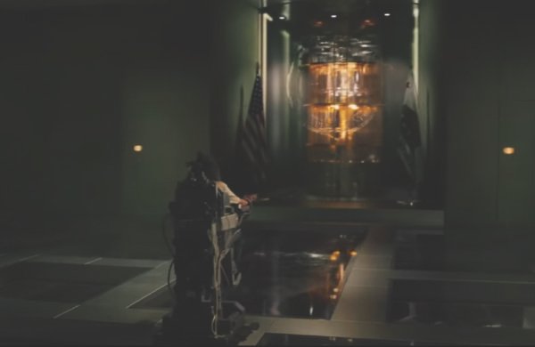 Mercy: Chris Pratt versus the Machine (scifi film trailer).
