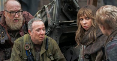 Stuart Fails To Save The Universe (Big Bang spin-off TV series: trailer).
